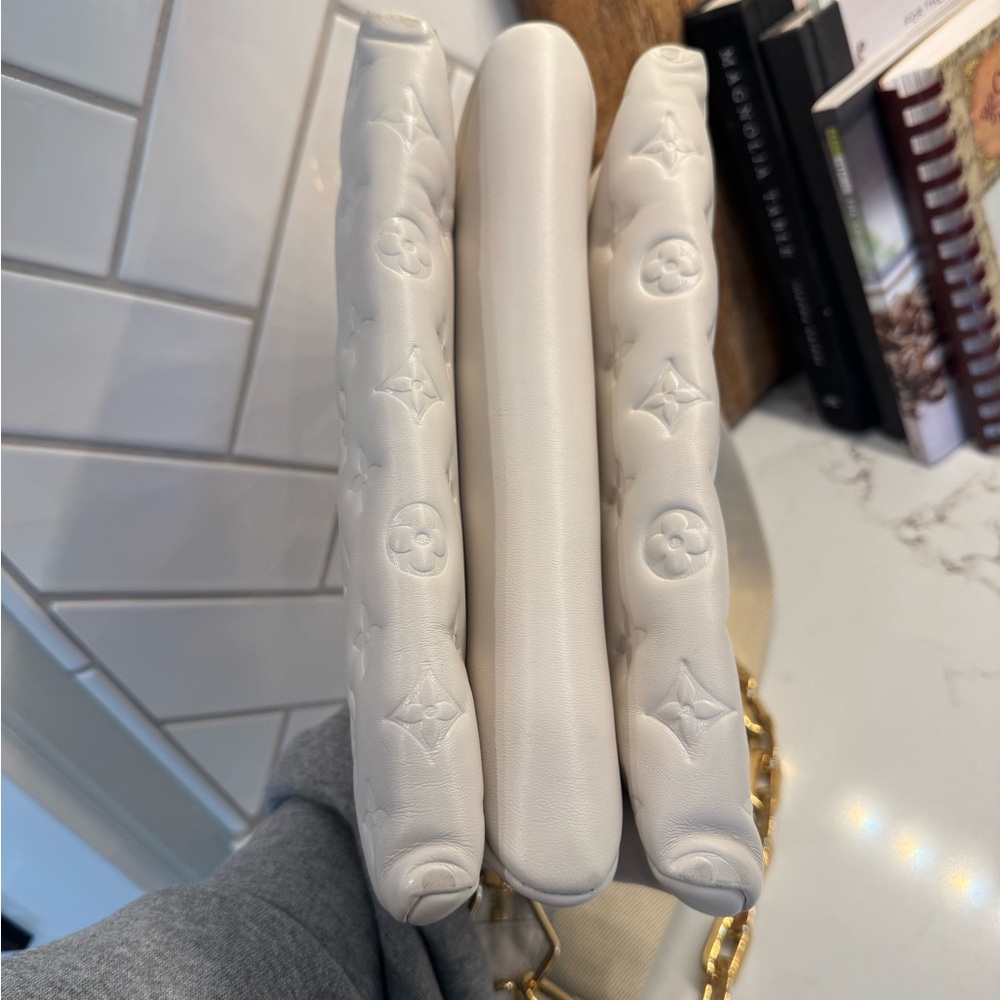 Louis Vuitton Coussin PM - Picture 3 of 13